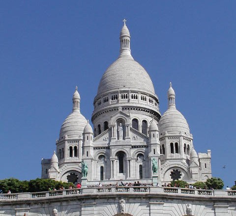 Unweit des Elysée Montmarte, oben auf dem Hügel, befindet sich die weltberühmte Kirche Sacre Coeur