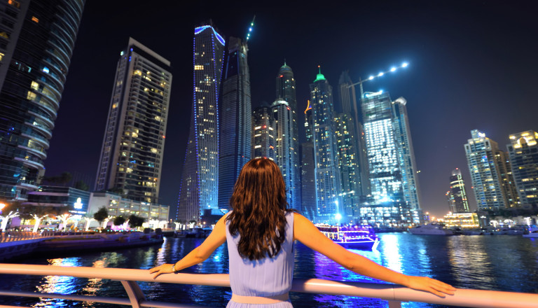 Top Vereinigte Arabische Emirate-Deal: Sunday Hotel Holiday International Dubai in Dubaiab 2084€