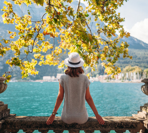 Wellness-Palast mit Panorama-Pool Gardasee